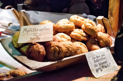 Apfelkrapfen at the Dresden Medieval Market